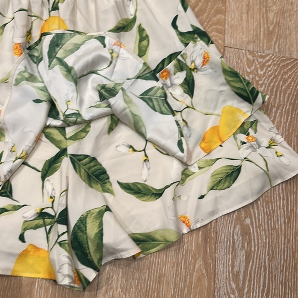 NWT Express Lemon Floral Romper - Picture 5 of 12